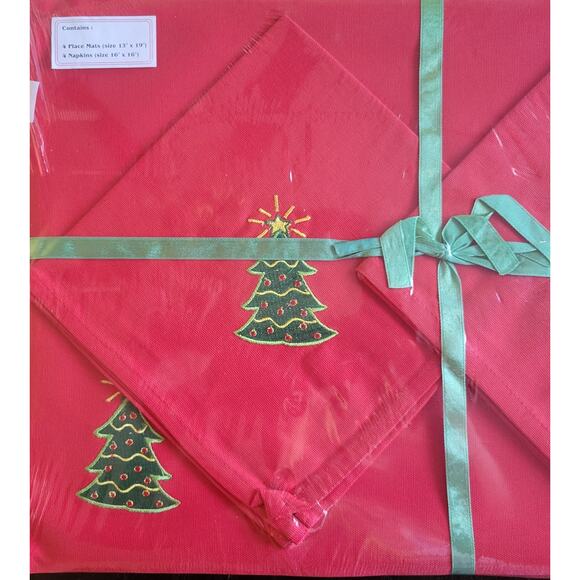 Christmas Placemats & Napkins (4) Dennis East International Red Xmas Trees New - Picture 5 of 7